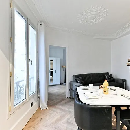 Apartment Modern Moulin Rouge Paris