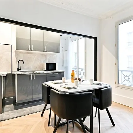 Modern Moulin Rouge Apartment