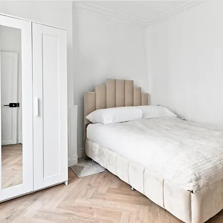 Apartment Modern Moulin Rouge *